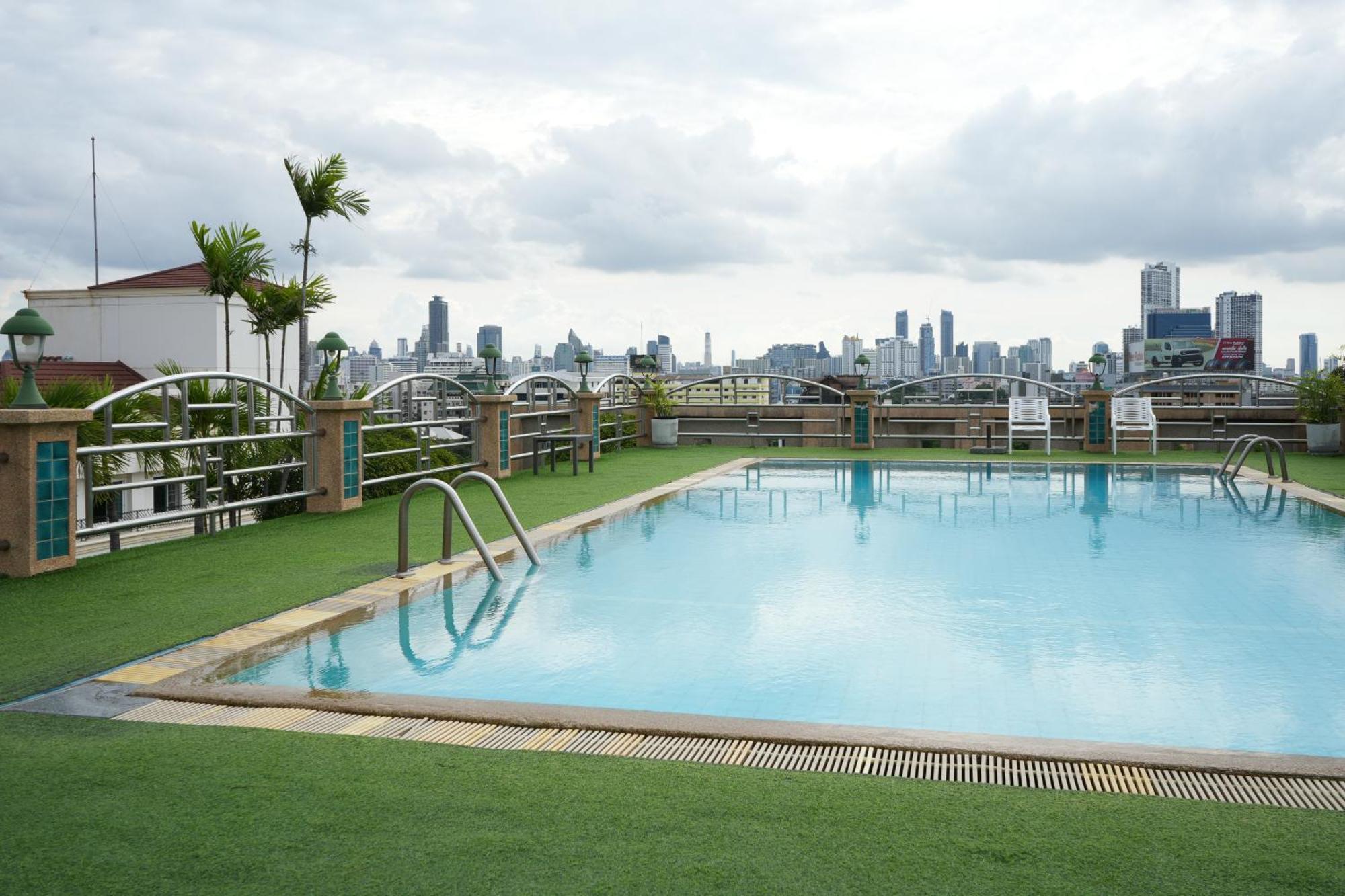Royal Suite Hotel Bangkok Kültér fotó